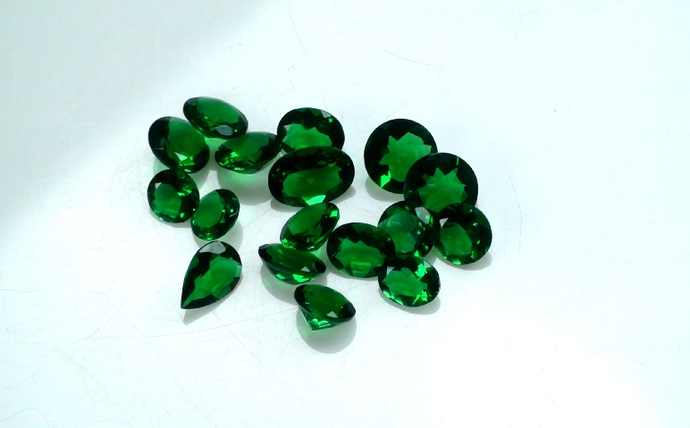 Green Chromere Quartz Gemstone Lot of 50 carets