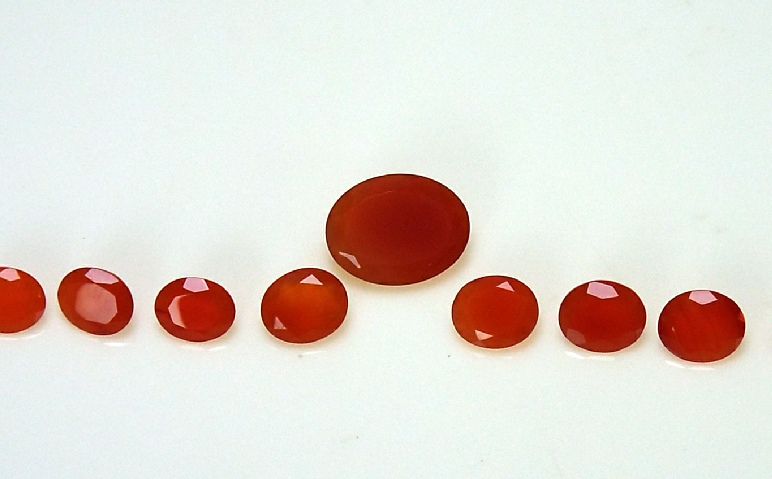 Carnelian Faceted Gemstone Kit of 35 carets with Large Centerstone
