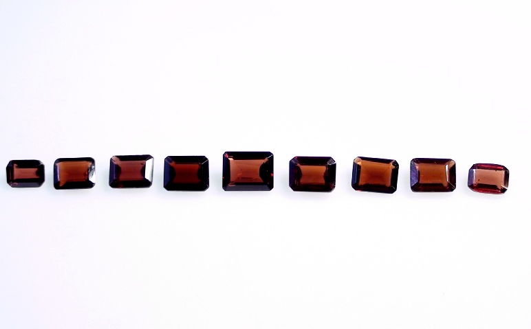 Garnet Faceted Gemstone Emerald Cut Kit of 25 carets