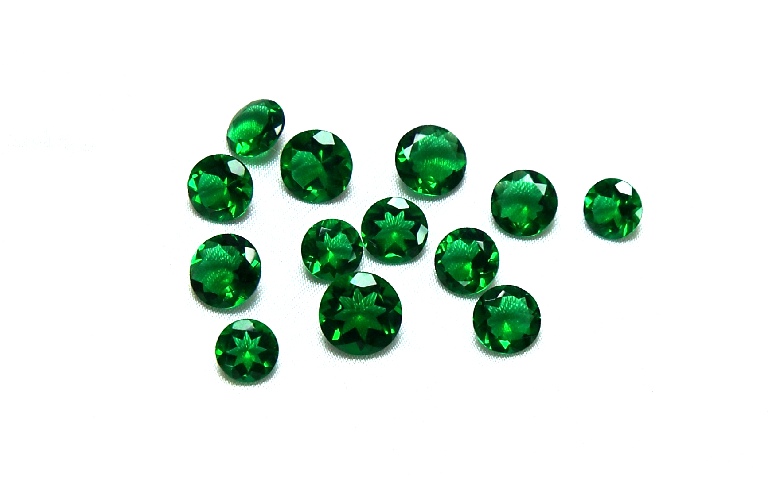 Green Chromere Faceted Gemstone Kit of 25 carets in Round Shapes