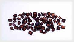 Red Garnet Gemstone Lot - 200 carets, mixed shapes